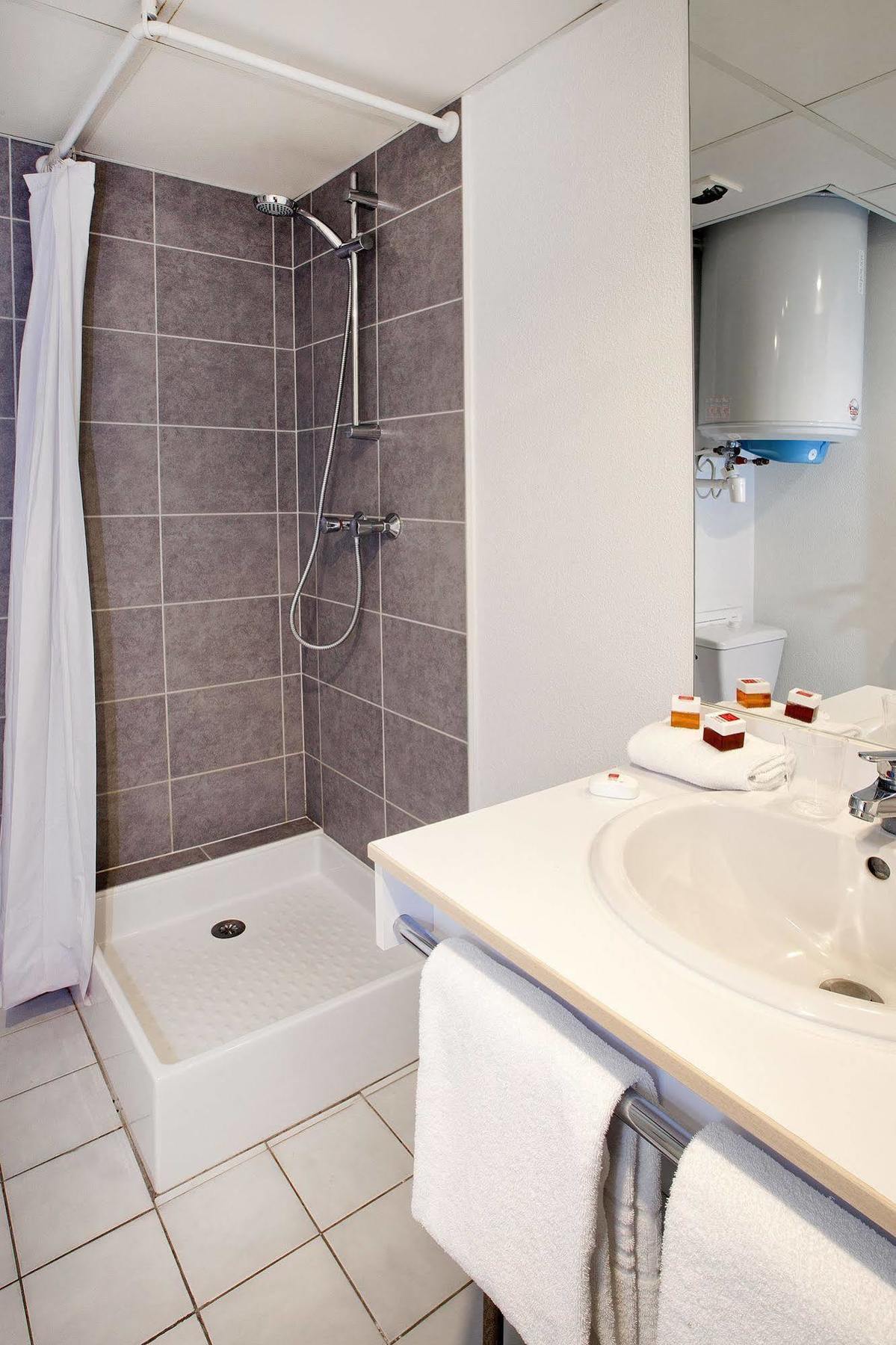 Sejours & Affaires La Rochelle Les Minimes Aparthotel Buitenkant foto